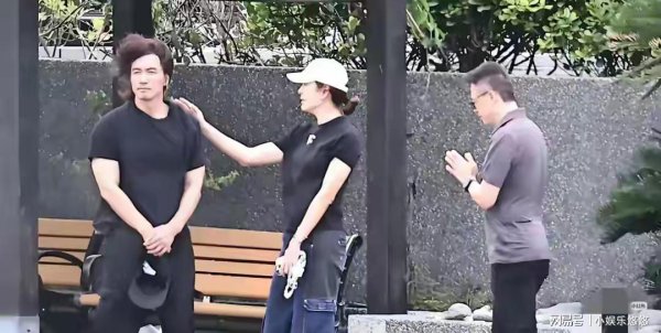 沪深投 言承旭的后续效应来了！朱孝天直播看见满屏质问直摇头！无奈回应